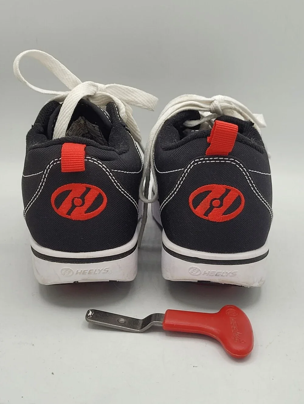Heelys Skater Shoes Size 1 In Youth
